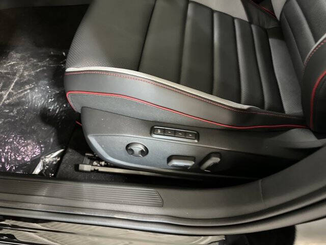 2025 Volkswagen Golf GTI SE