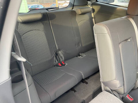 2011 Chevrolet Traverse LS