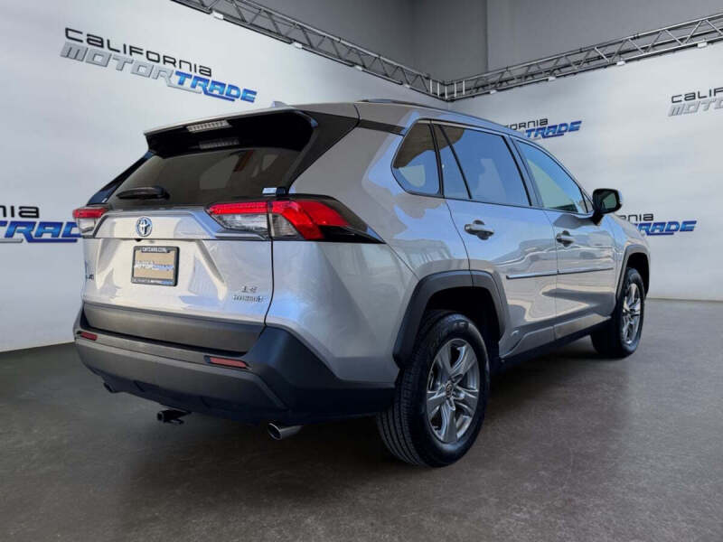 2023 Toyota RAV4 Hybrid LE