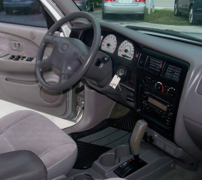 2001 Toyota Tacoma Prerunner photo 10