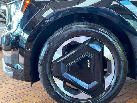 2024 Kia EV9 Land
