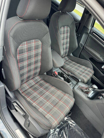 2017 Volkswagen Golf GTI S