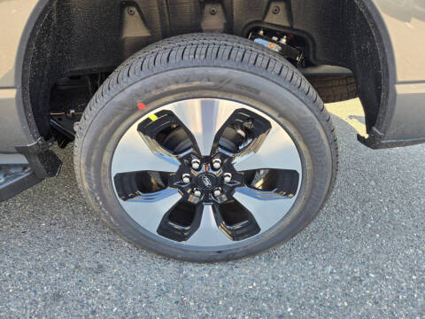 2025 Ford F-150 Lightning Platinum