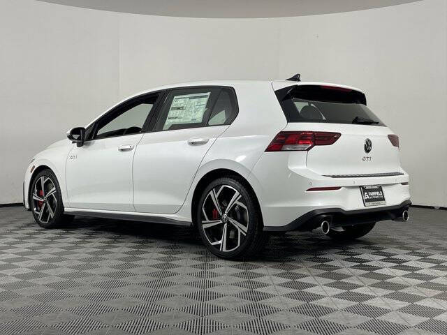 2025 Volkswagen Golf GTI SE