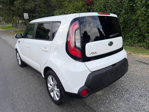 2015 Kia Soul +