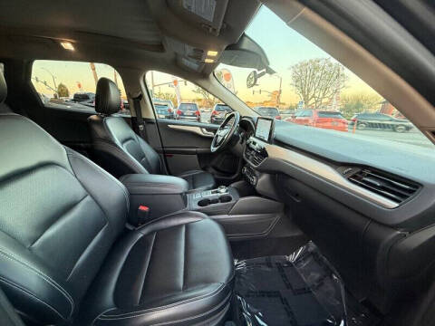 2020 Ford Escape SEL