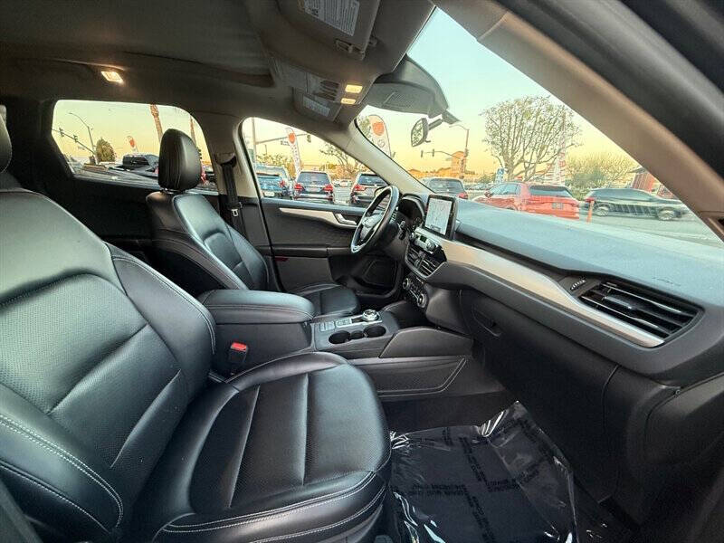 2020 Ford Escape SEL