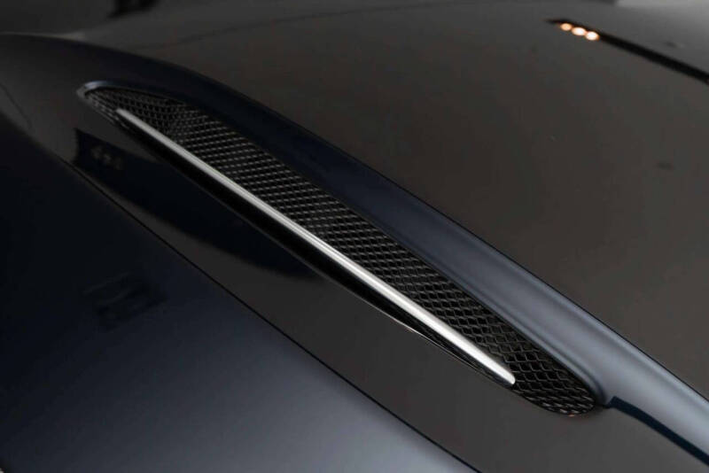 2023 Aston Martin DBX