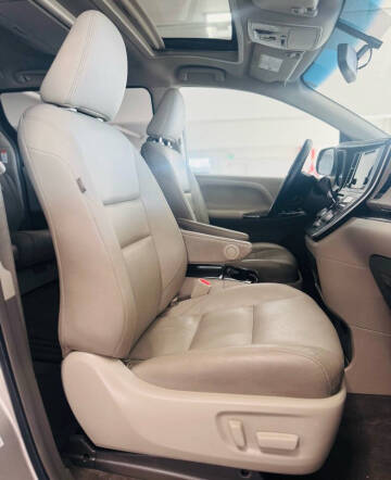 2015 Toyota Sienna XLE Premium 8-Passenger