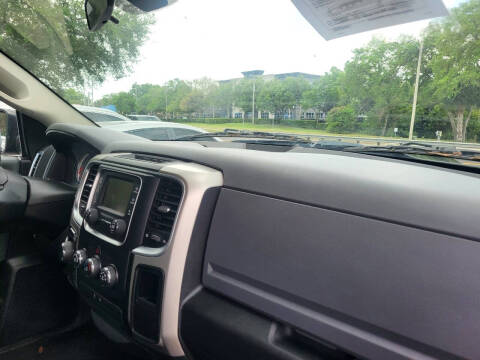 2017 RAM 1500 SLT