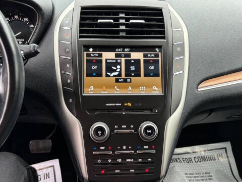2017 Lincoln MKC Select