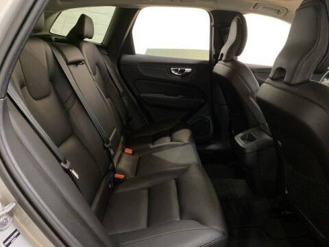 2025 Volvo XC60 B5 Core Dark Theme
