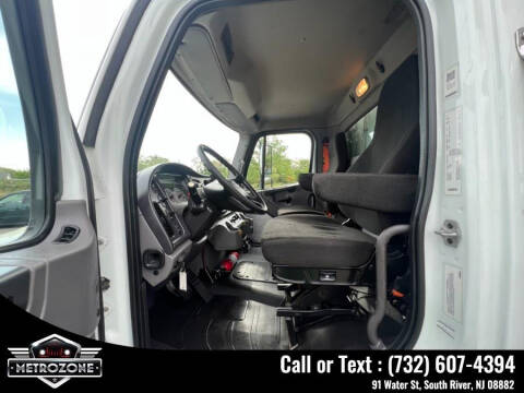 2016 Freightliner M2 106