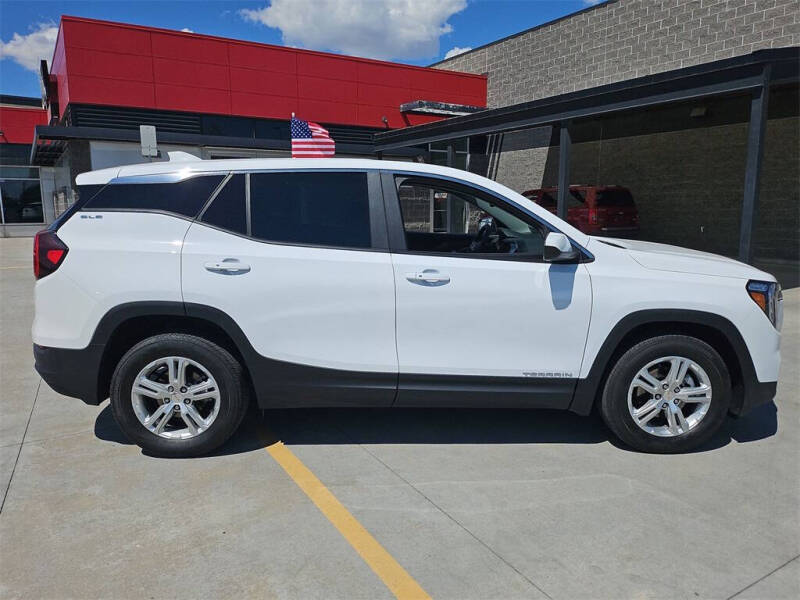 2024 GMC Terrain SLE