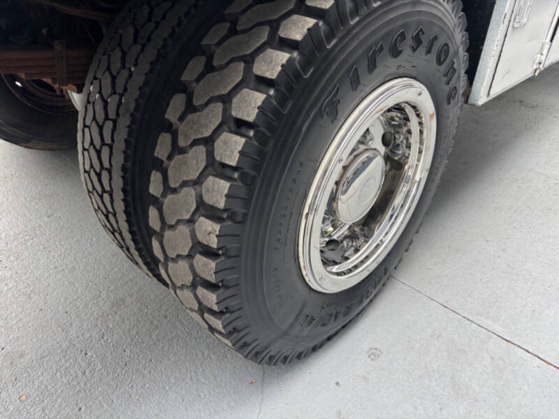 2000 Ford F750 Forestry Bucket Truck