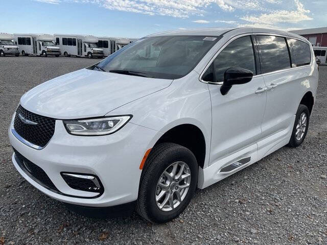 2024 Chrysler Pacifica Touring