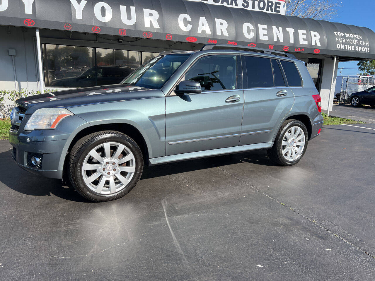 2012 Mercedes-Benz GLK  - $11,900