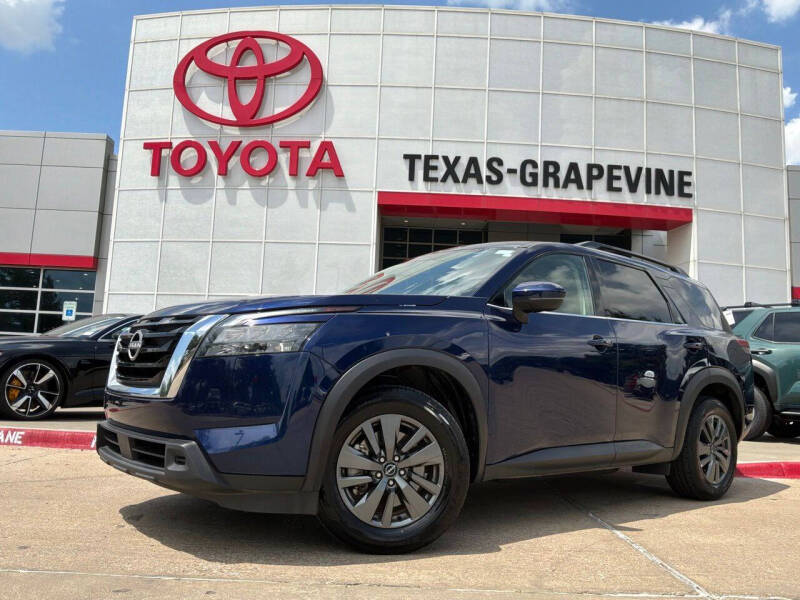 2025 Nissan Pathfinder SV
