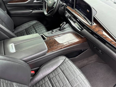 2022 Cadillac Escalade ESV Sport Platinum