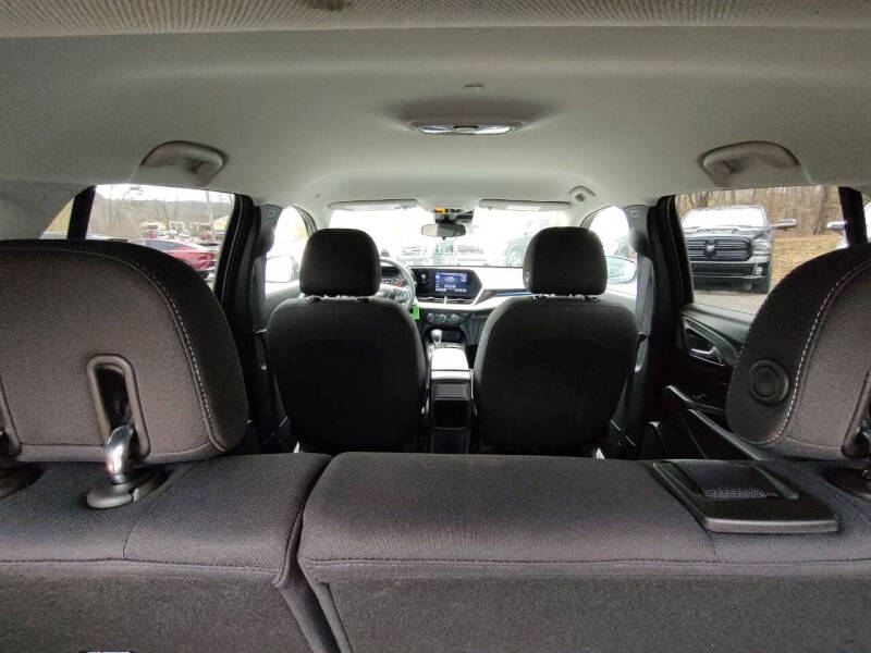 2025 Chevrolet Trax LS