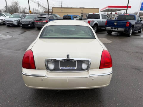 2003 Lincoln Town Car Cartier