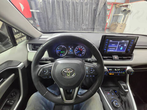 2021 Toyota RAV4 Hybrid XLE