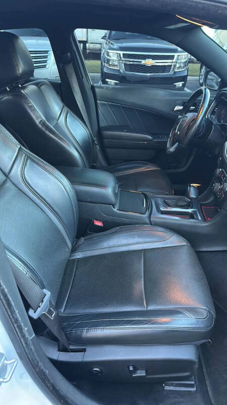 2017 Dodge Charger SXT