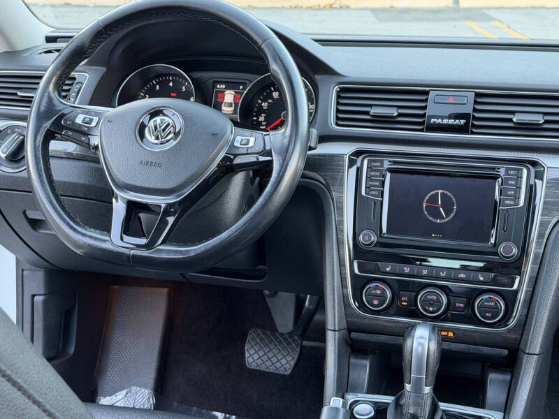 2018 Volkswagen Passat 2.0T SE