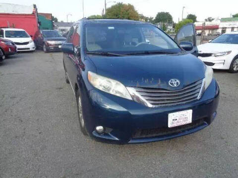 2012 Toyota Sienna XLE 8-Passenger