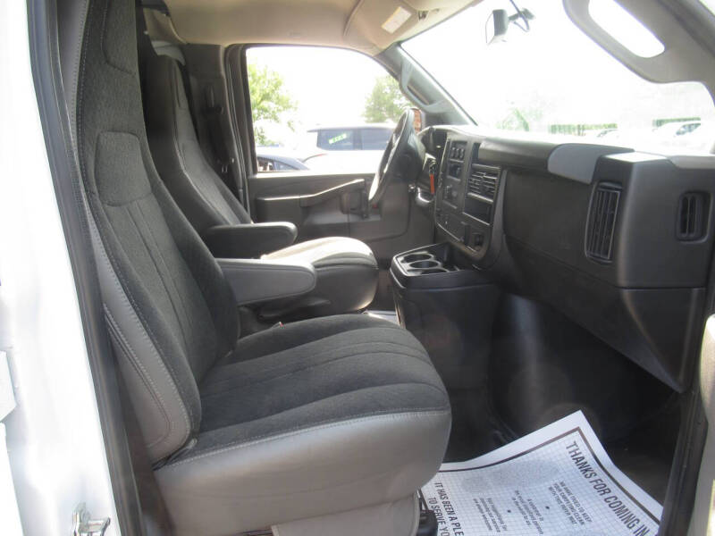 2025 GMC Savana 2500