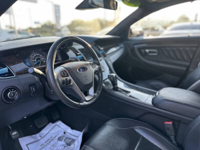 2019 Ford Taurus Limited