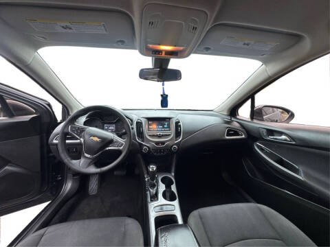 2017 Chevrolet Cruze LT Auto