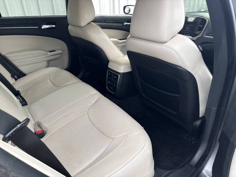 2016 Chrysler 300 C