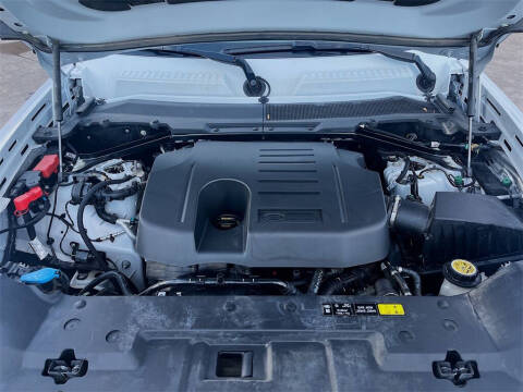 2023 Land Rover Defender 130 SE