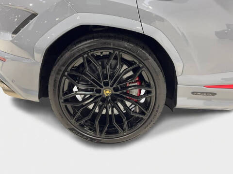 2025 Lamborghini Urus SE