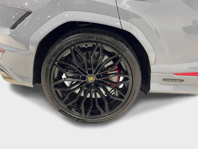 2025 Lamborghini Urus SE