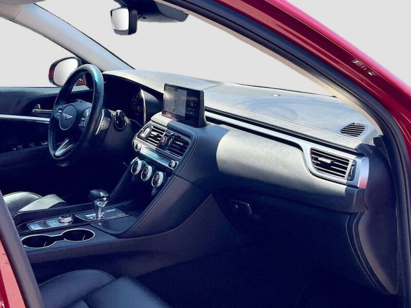 2023 Genesis G70