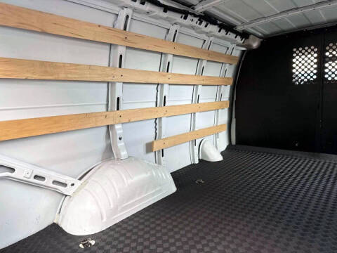 2023 GMC Savana 2500