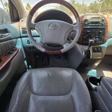 2004 Toyota Sienna XLE 7 Passenger