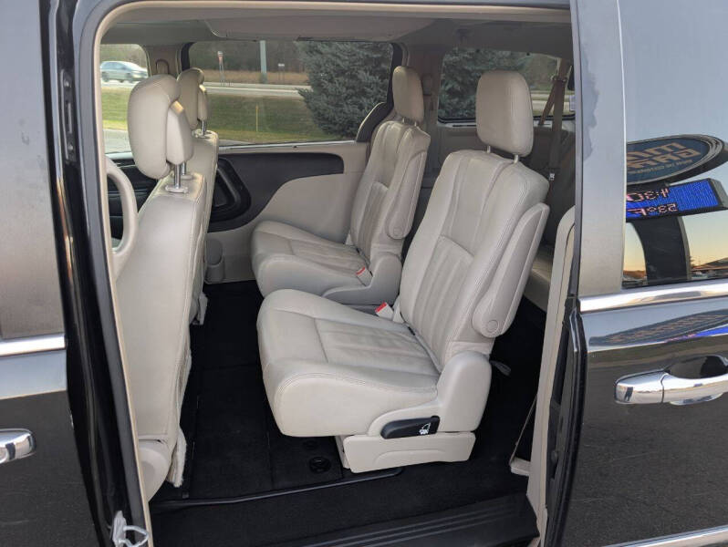 2016 Chrysler Town and Country Touring-L Anniversary Edition