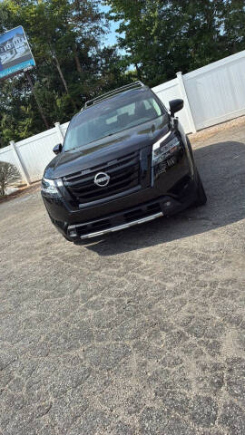2022 Nissan Pathfinder SL