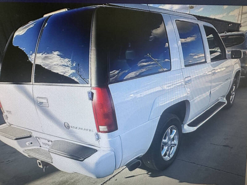 2000 Cadillac Escalade