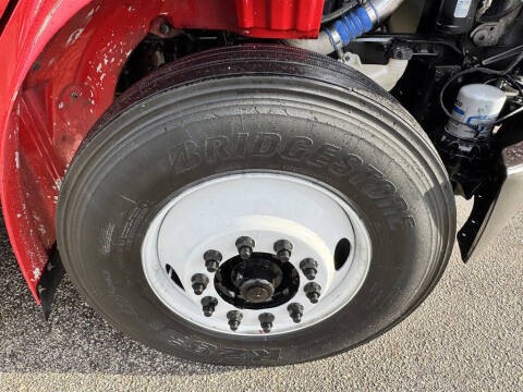 2017 Freightliner M2 106