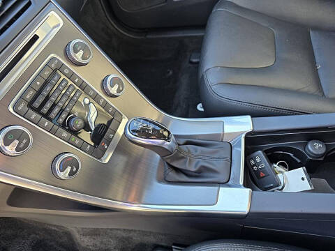 2015 Volvo XC60 T5 Drive-E Premier