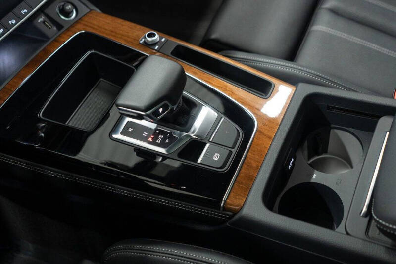 2024 Audi Q5 e quattro S line Prestg 55 TFSI