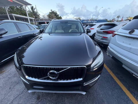 2017 Volvo XC90 T6 Momentum