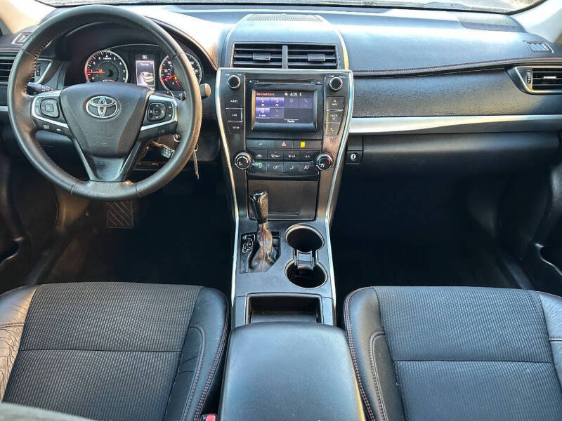 2017 Toyota Camry SE