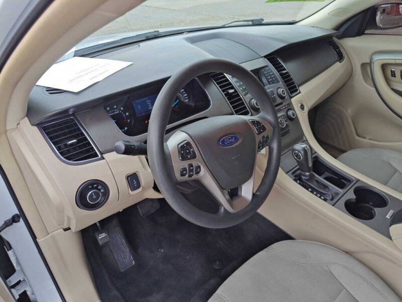 2015 Ford Taurus