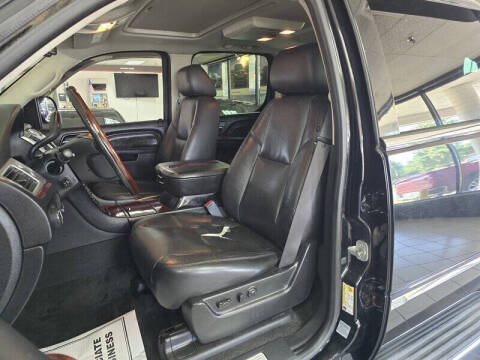 2011 Cadillac Escalade ESV Luxury