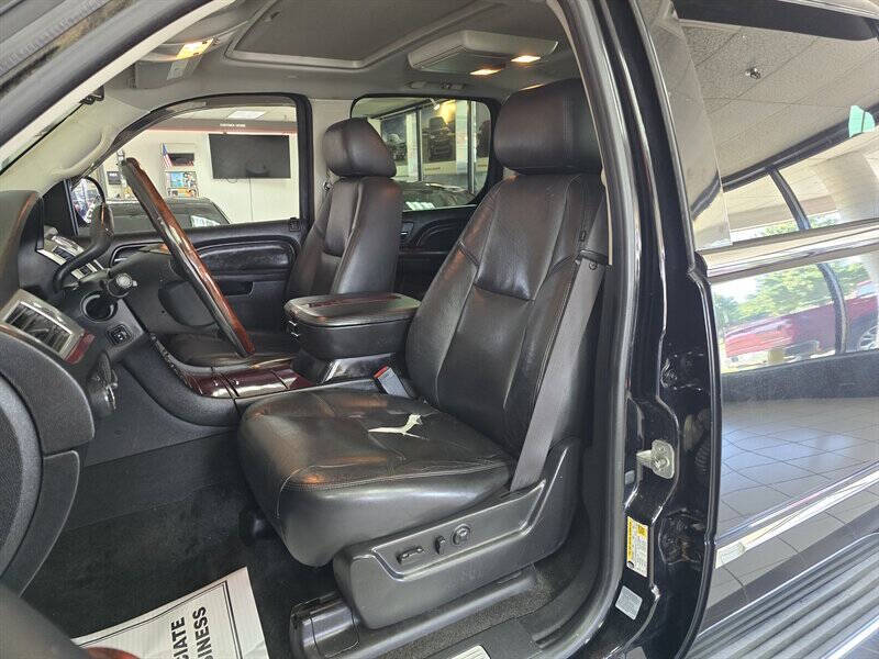 2011 Cadillac Escalade ESV Luxury